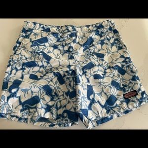 Vineyard Vines floral whale swim trunks board shorts mens medium white blue navy